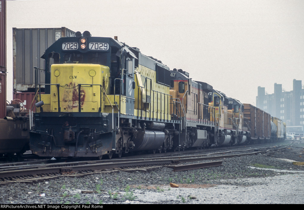 CNW 7029, UP 9047, arriving at Conrails Ashland Ave Yard